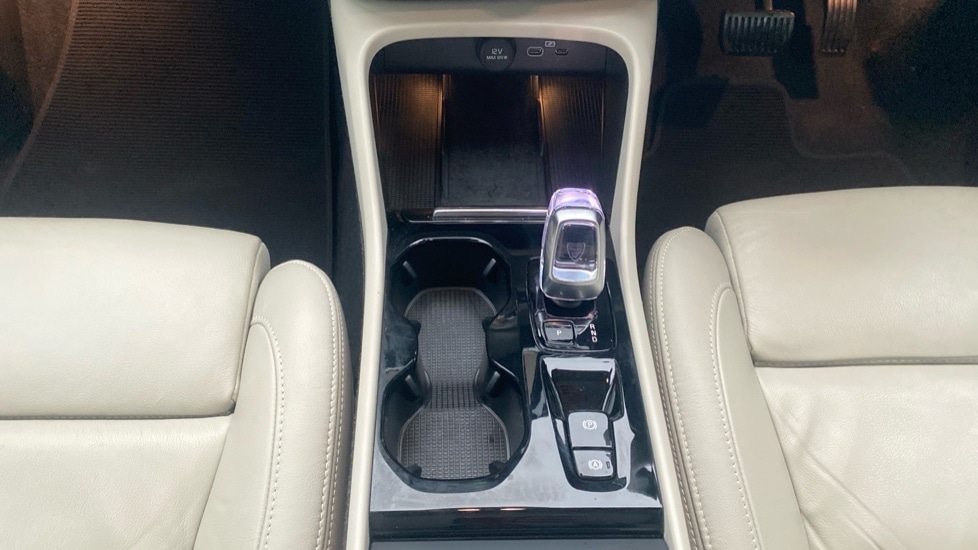 Used Volvo XC40 2023 for sale - 77157867: Photo 40