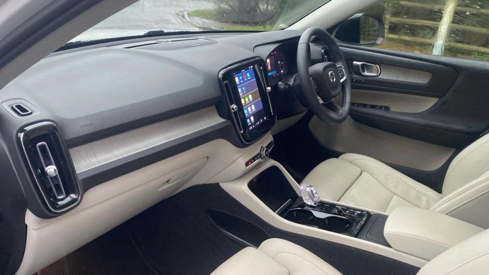 Used Volvo XC40 2023 for sale - 77157867: Photo 43