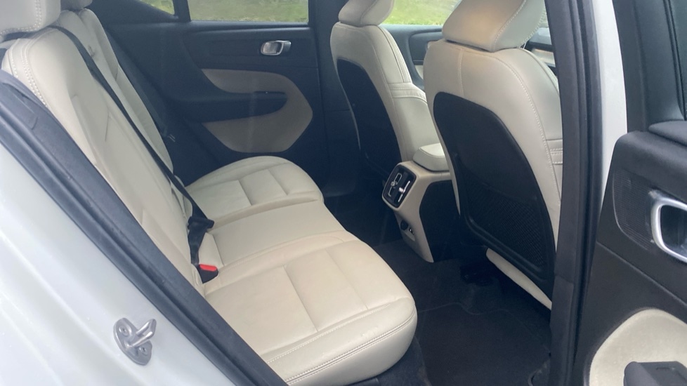 Used Volvo XC40 2023 for sale - 77157867: Photo 6