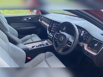 Used Volvo V60 2021 for sale - 77397447: Photo