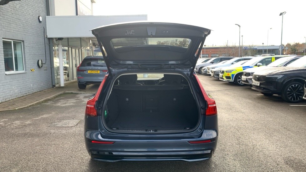 Used Volvo V60 2025 for sale - 77095251: Photo 13