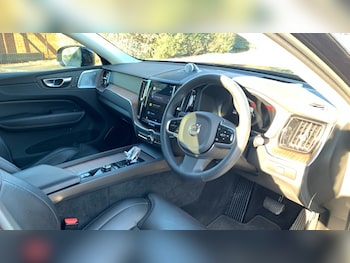 Used Volvo XC60 2022 for sale - 77239466: Photo
