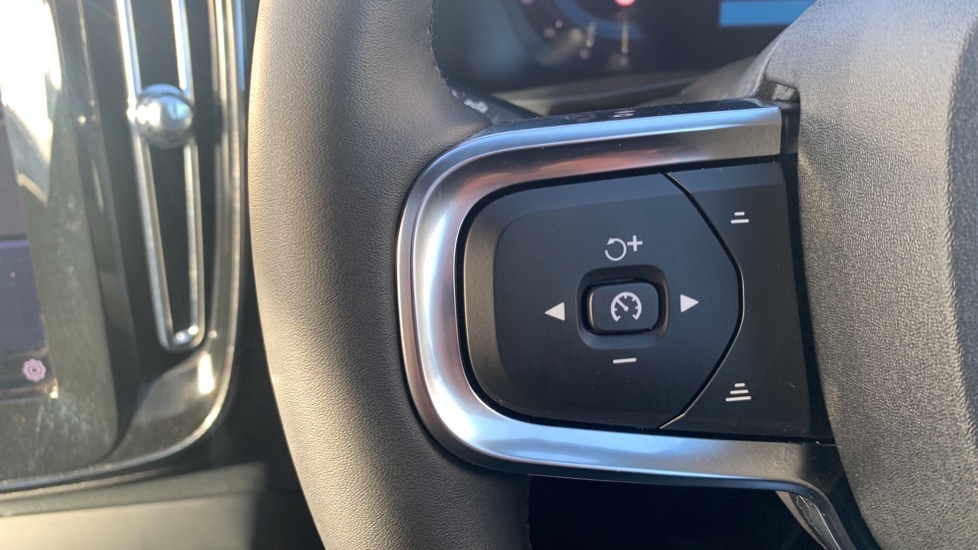 Used Volvo XC40 2023 for sale - 76447332: Photo 18