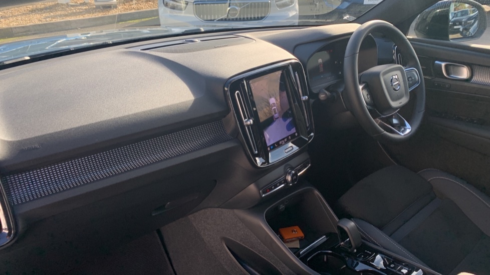 Used Volvo XC40 2023 for sale - 76447332: Photo 4