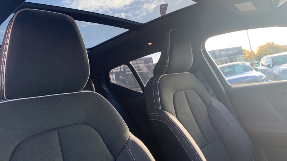 Used Volvo XC40 2023 for sale - 76447332: Photo 9