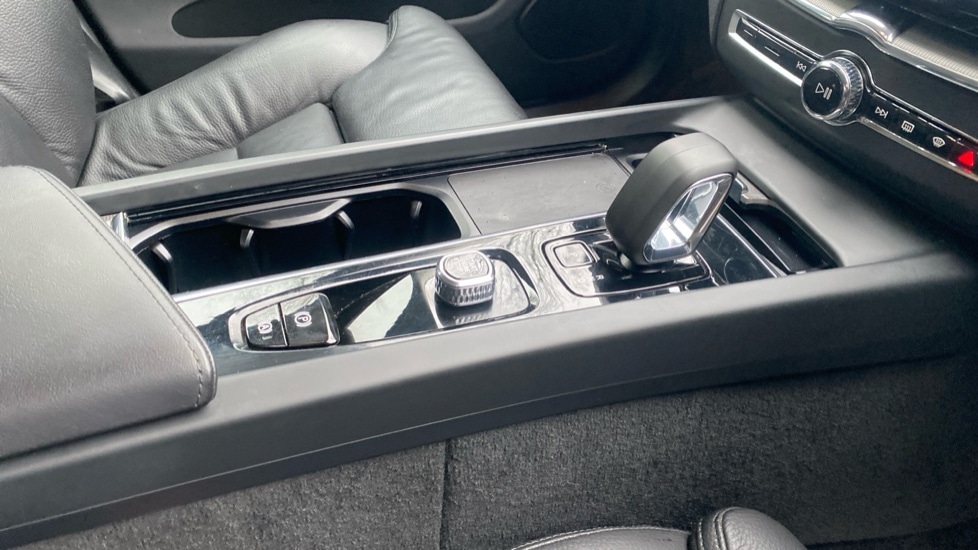 Used Volvo XC60 2023 for sale - 77164157: Photo 35