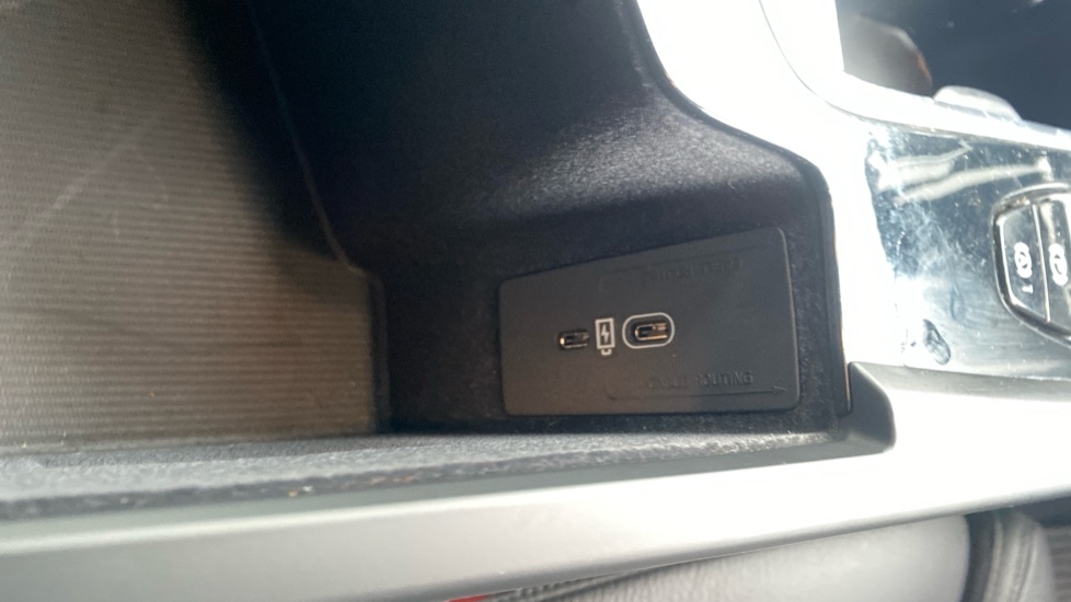 Used Volvo XC60 2023 for sale - 77164157: Photo 39