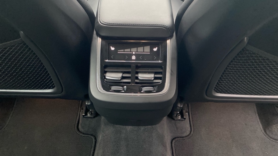 Used Volvo XC60 2023 for sale - 77164157: Photo 42