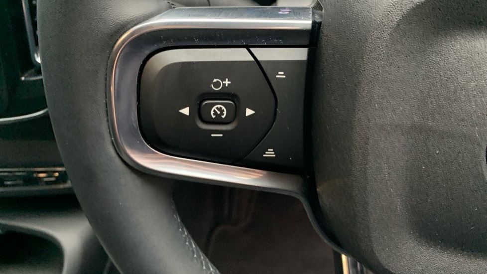 Used Volvo XC40 2024 for sale - 77133962: Photo 28