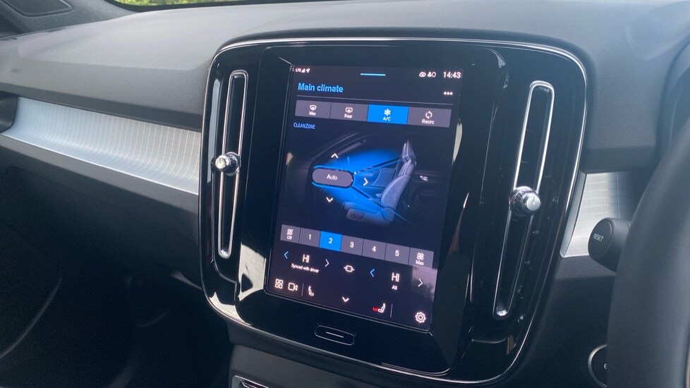 Used Volvo XC40 2024 for sale - 77627504: Photo 42