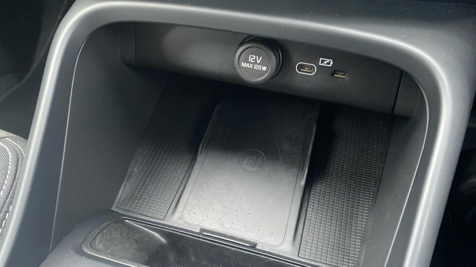 Used Volvo XC40 2024 for sale - 77627504: Photo 45