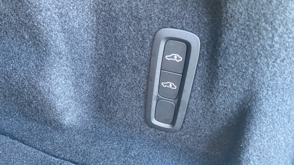 Used Volvo XC60 2025 for sale - 77899013: Photo 15