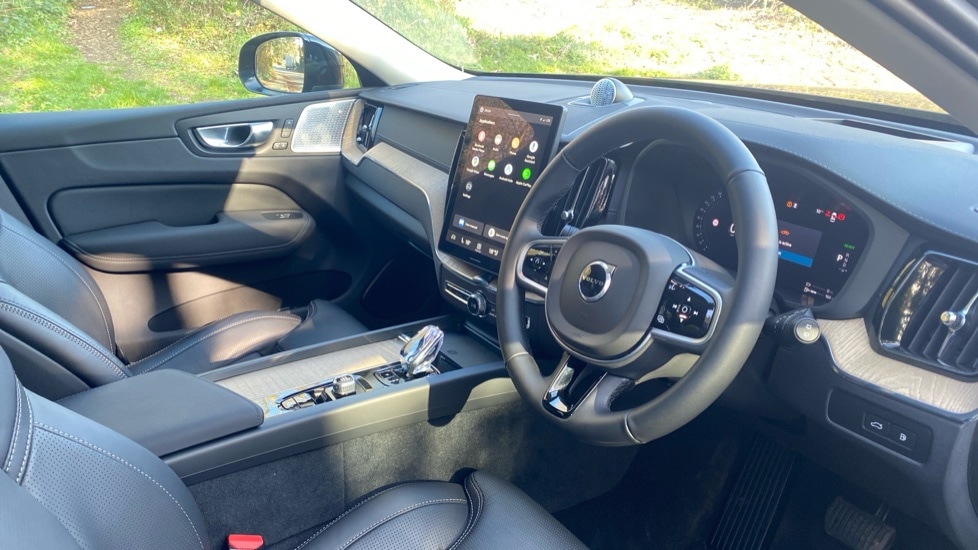 Used Volvo XC60 2025 for sale - 77899013: Photo 4