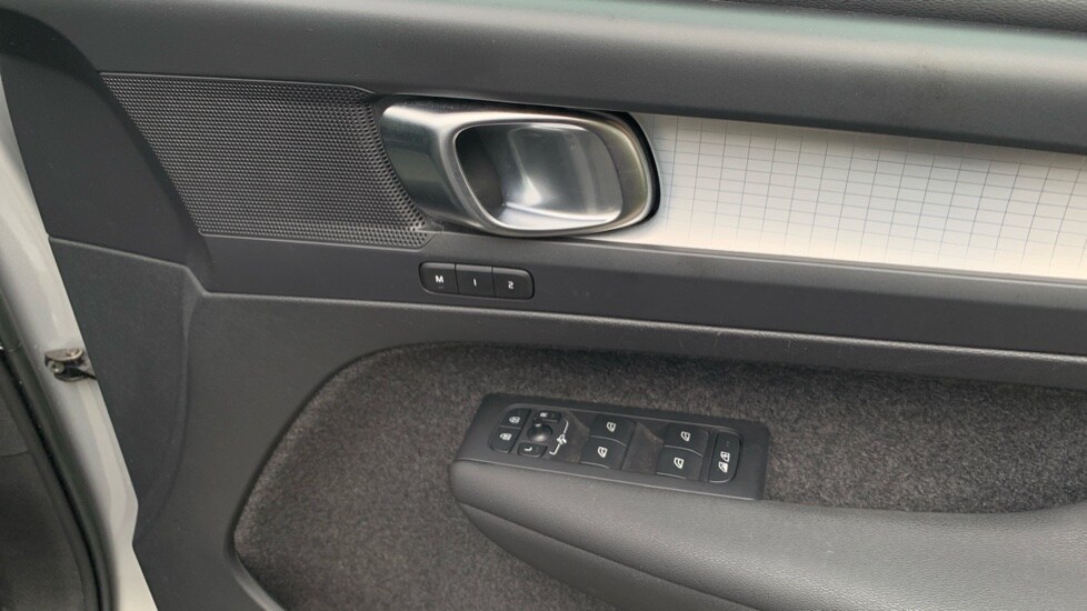 Used Volvo XC40 2022 for sale - 76055734: Photo 25