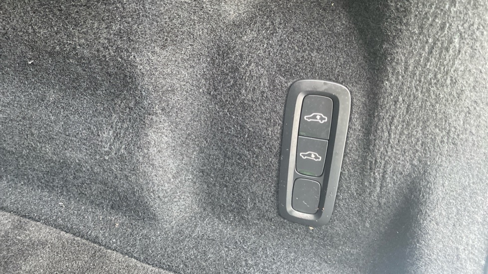 Used Volvo XC60 2020 for sale - 78022210: Photo 15