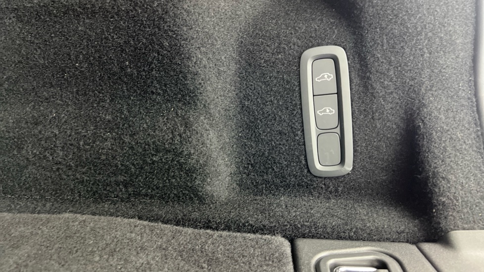 Used Volvo XC60 2021 for sale - 77060724: Photo 47