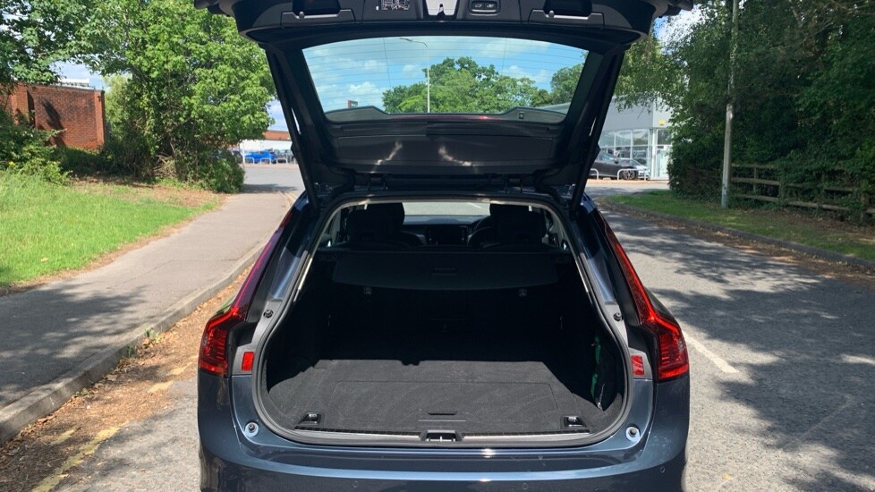 Used Volvo V90 2025 for sale - 75441429: Photo 13