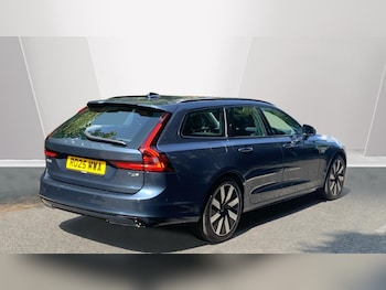 Used Volvo V90 2025 for sale - 75441429: Photo