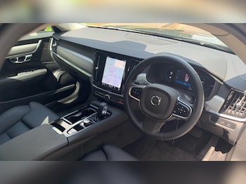 Used Volvo V90 2025 for sale - 75441429: Photo