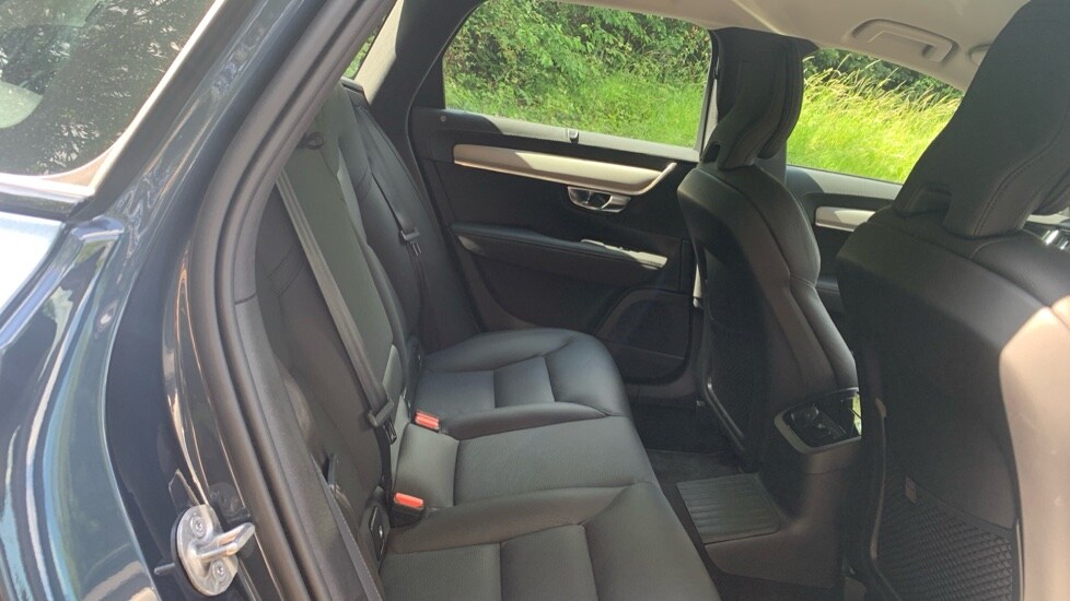 Used Volvo V90 2025 for sale - 75441429: Photo 6