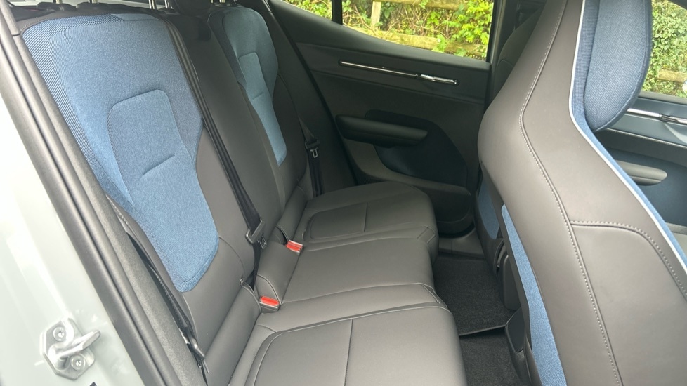 Used Volvo EX30 2025 for sale - 76447310: Photo 6