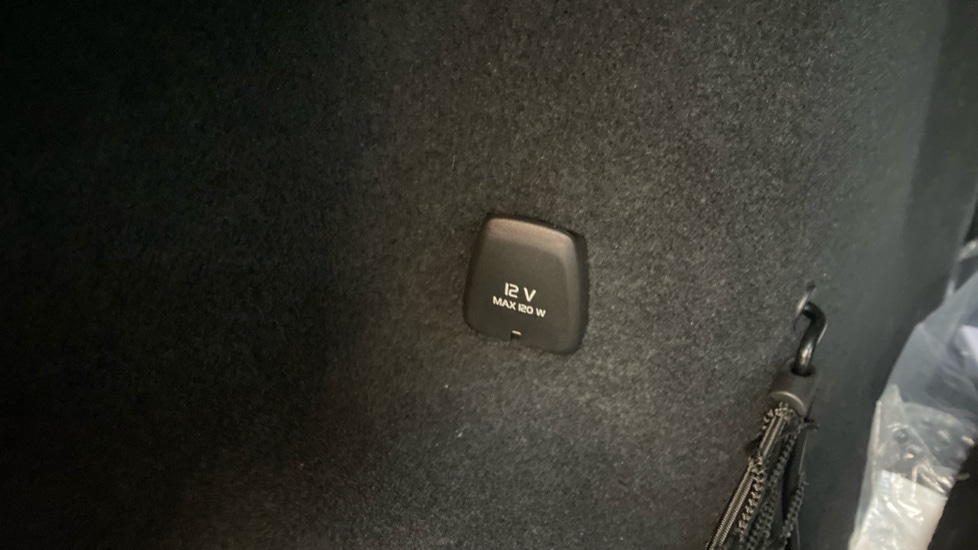 Used Volvo XC60 2025 for sale - 77373023: Photo 15