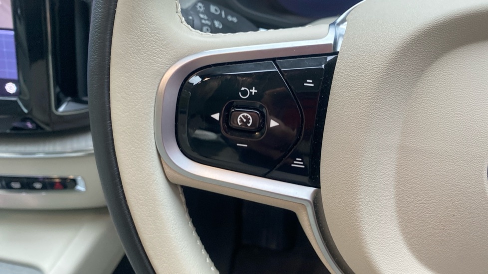 Used Volvo XC60 2025 for sale - 77373023: Photo 33