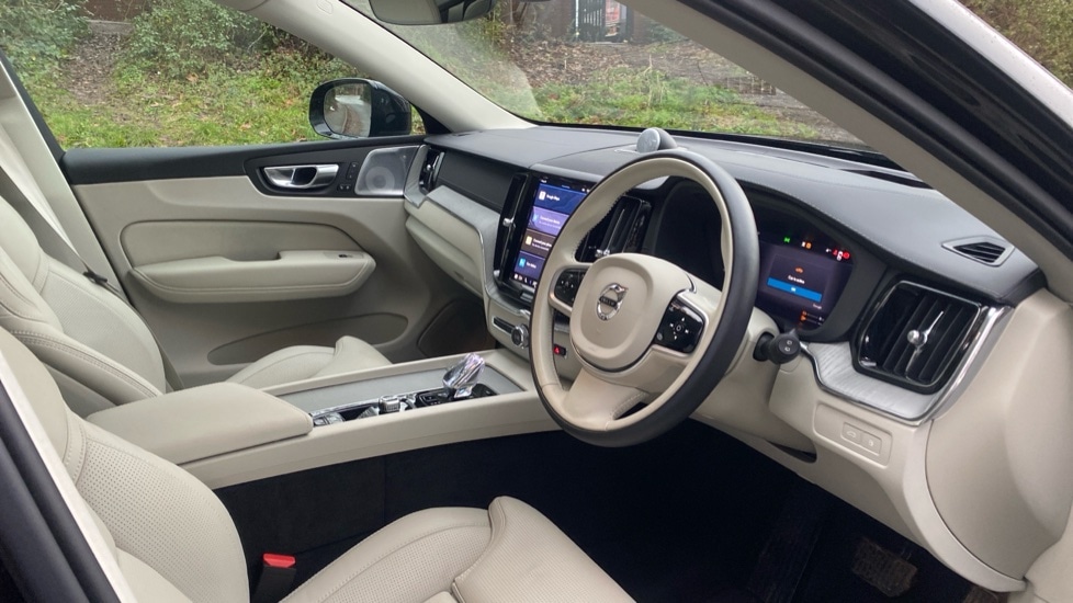 Used Volvo XC60 2025 for sale - 77373023: Photo 4