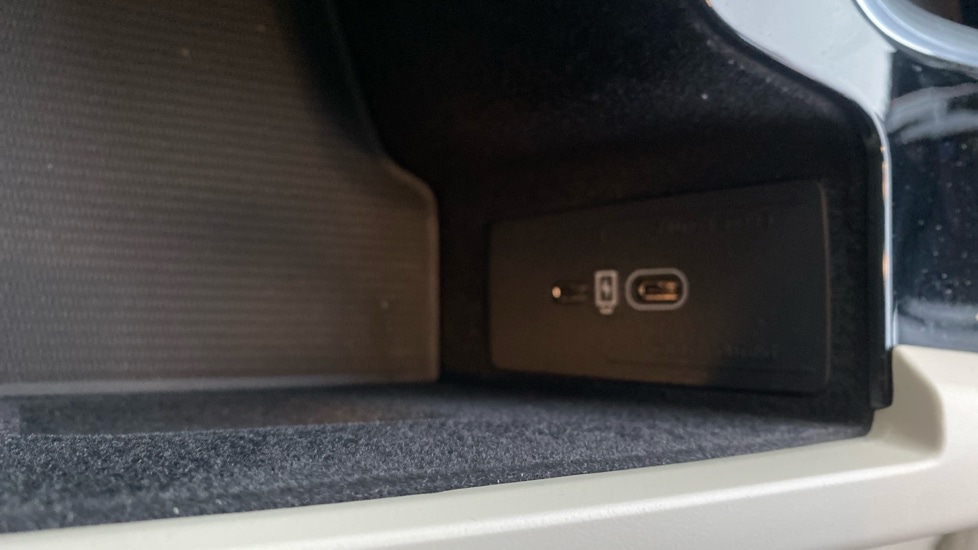 Used Volvo XC60 2025 for sale - 77373023: Photo 40