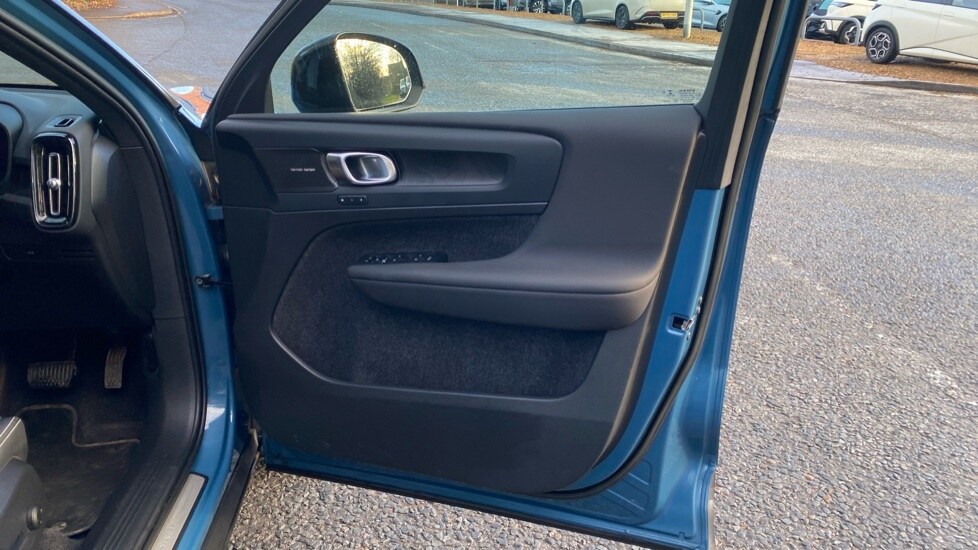 Used Volvo XC40 2022 for sale - 77526070: Photo 29