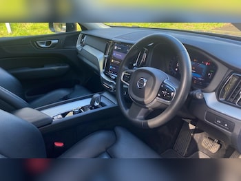 Used Volvo XC60 2023 for sale - 77848083: Photo