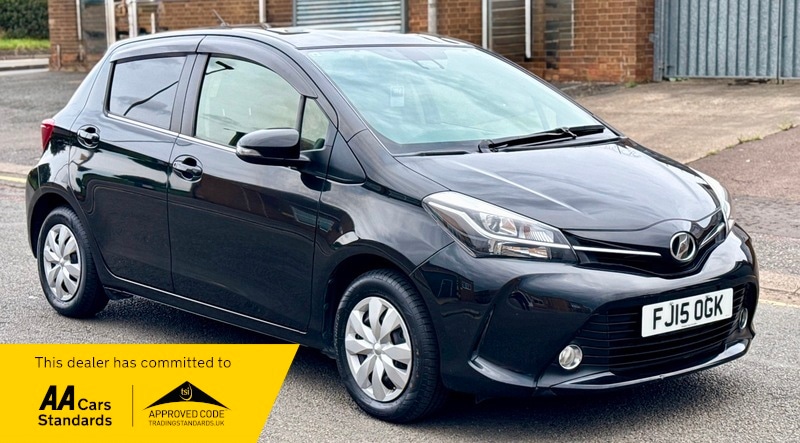 Used Toyota Vitz 2015 for sale - 76093072: Photo 1