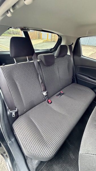 Used Toyota Vitz 2015 for sale - 76093072: Photo 11