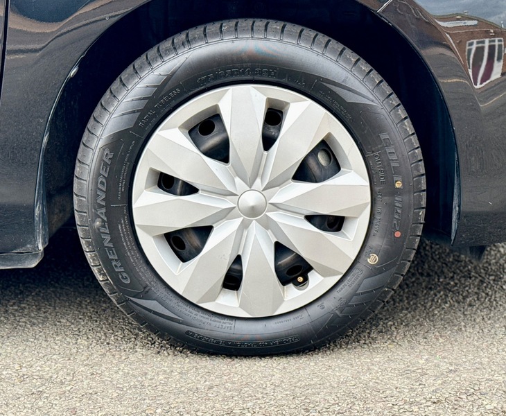 Used Toyota Vitz 2015 for sale - 76093072: Photo 18