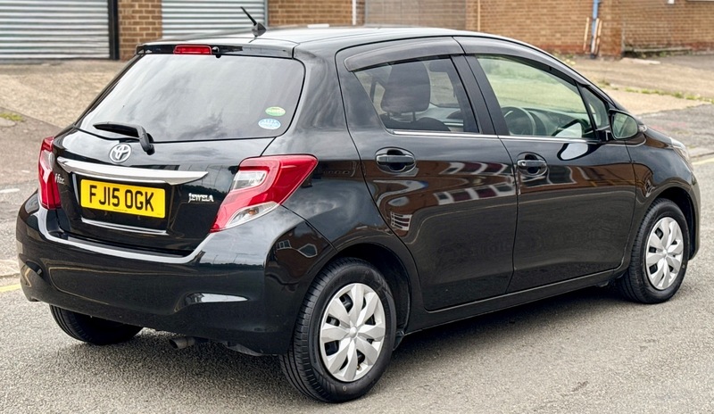 Used Toyota Vitz 2015 for sale - 76093072: Photo 5