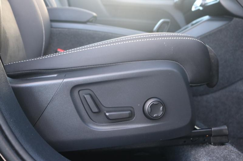 Used Volvo XC40 2025 for sale - 76271408: Photo 11