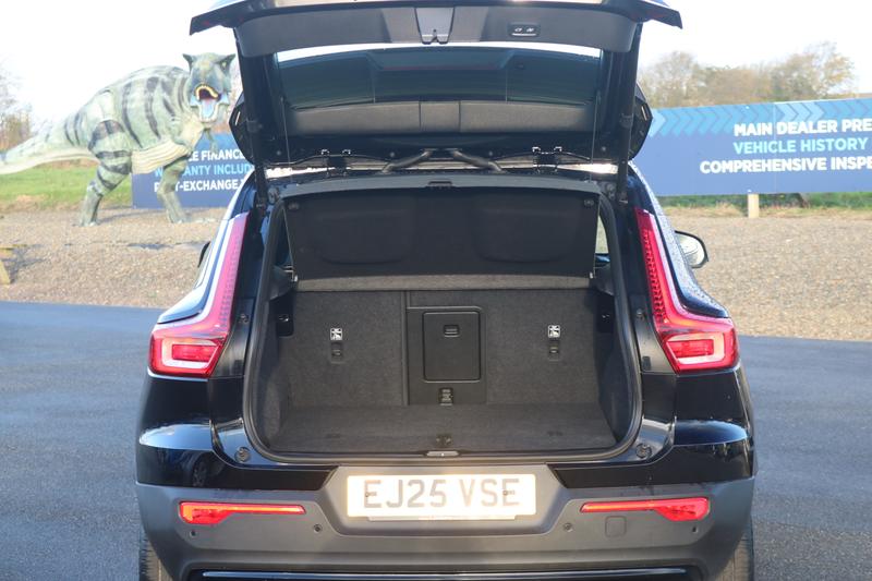 Used Volvo XC40 2025 for sale - 76271408: Photo 21