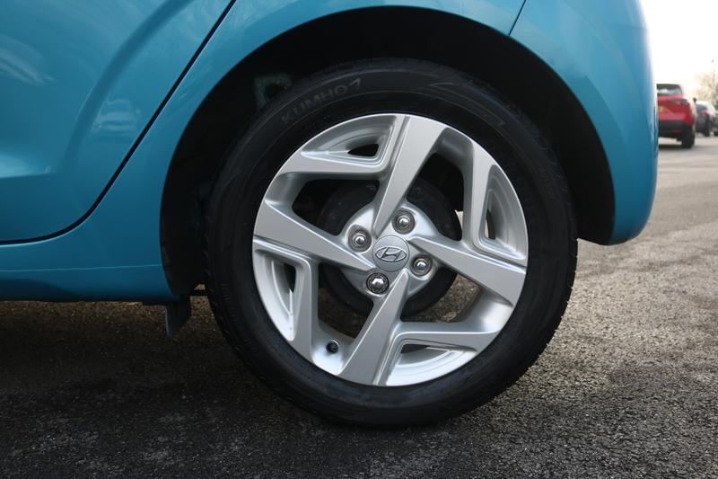 Used Hyundai i10 2023 for sale - 76835760: Photo 9