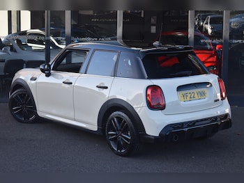 Used MINI Hatch 2022 for sale - 76191198: Photo
