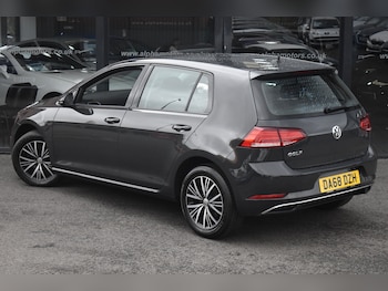 Used Volkswagen Golf 2018 for sale - 75959839: Photo