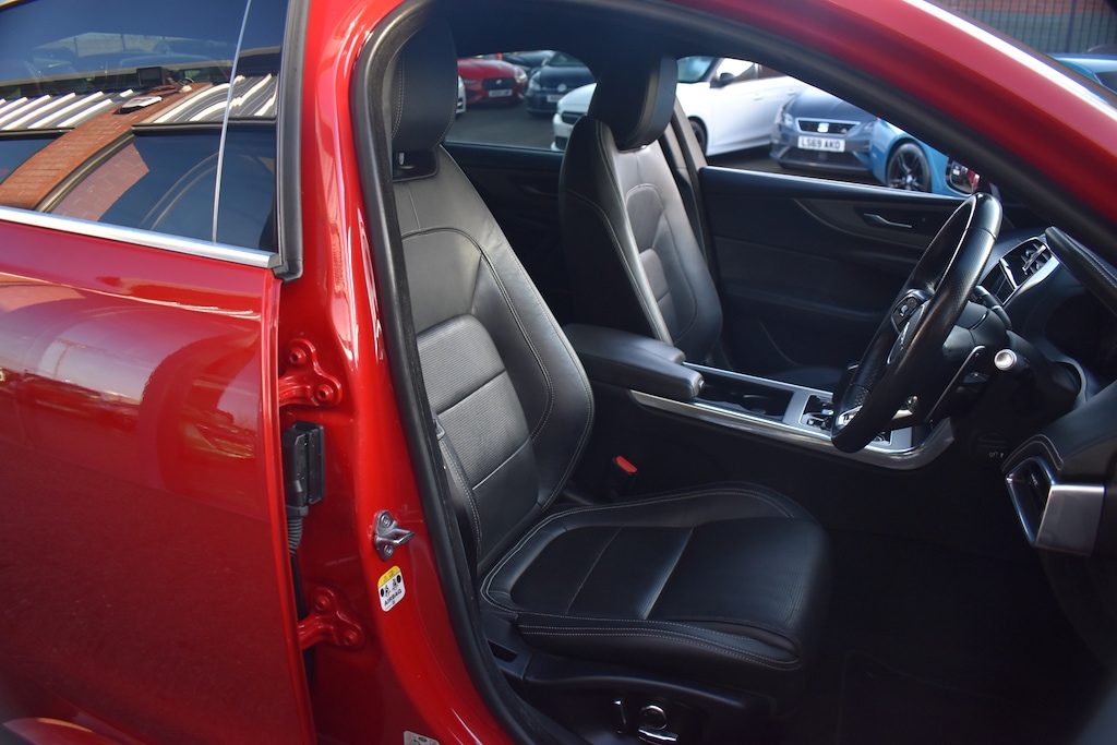 Used Jaguar XE 2019 for sale - 77740330: Photo 9