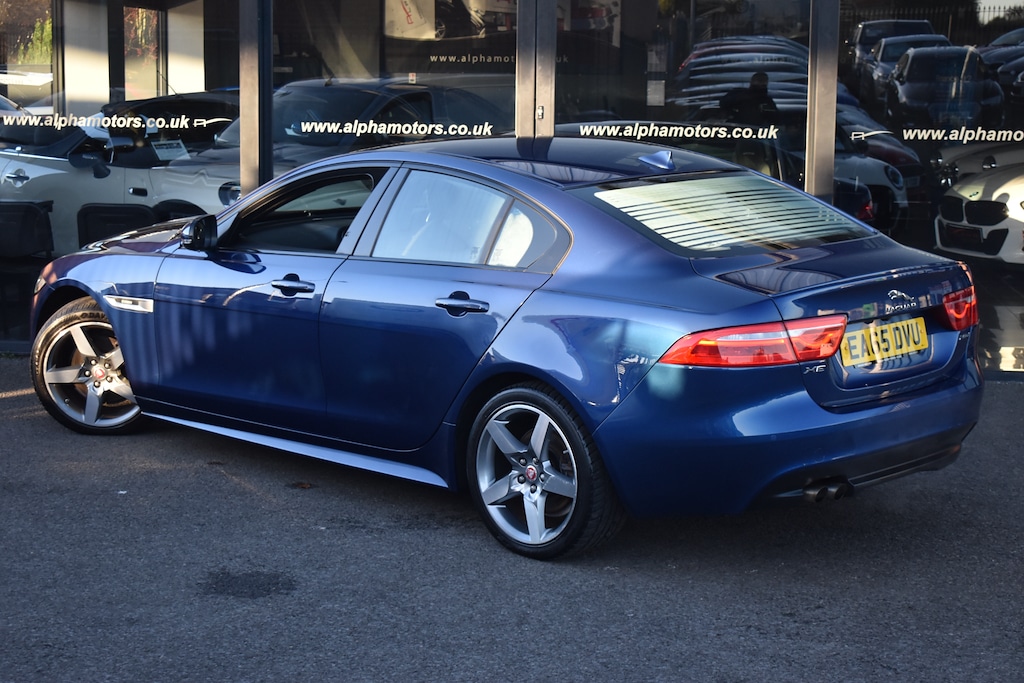 Used Jaguar XE 2015 for sale - 76709760: Photo 2