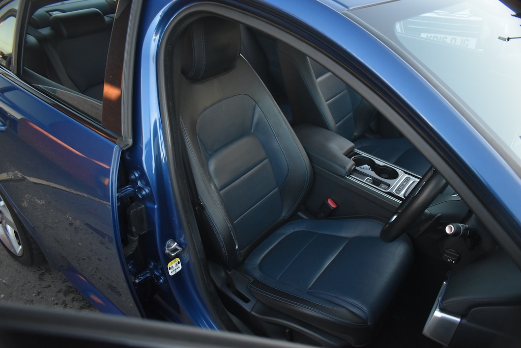 Used Jaguar XE 2015 for sale - 76709760: Photo 9