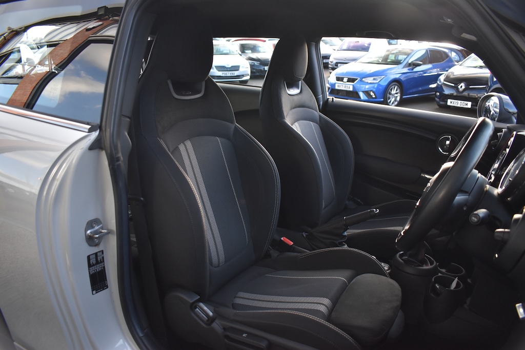 Used MINI Hatch 2019 for sale - 77047905: Photo 9