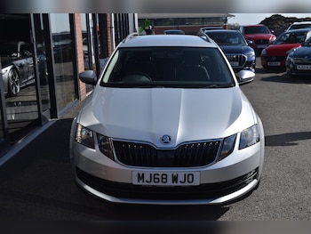 Used Skoda Octavia 2026 for sale - 77942486: Photo