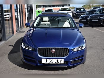Used Jaguar XE 2015 for sale - 79752261: Photo