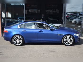 Used Jaguar XE 2015 for sale - 79752261: Photo