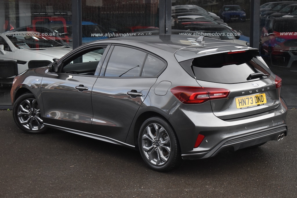 Used Ford Focus 2023 for sale - 76332333: Photo 2