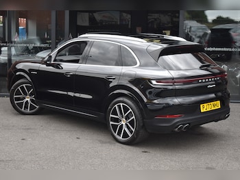 Used Porsche Cayenne 2023 for sale - 79064379: Photo