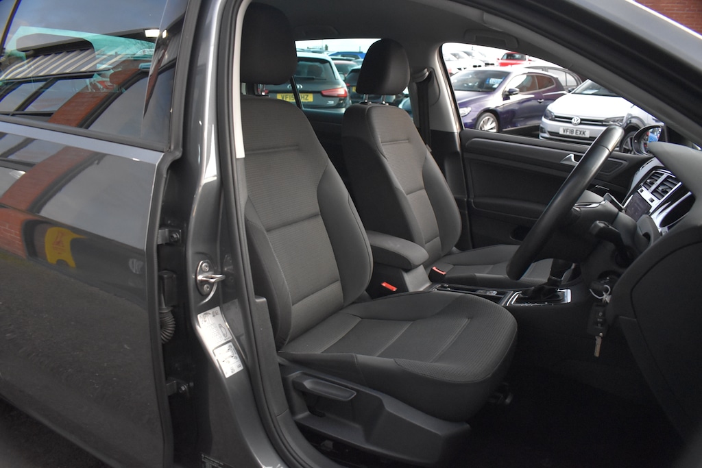 Used Volkswagen Golf 2019 for sale - 77307911: Photo 9